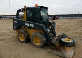 Аренда мини погрузчика John Deere 318D в Москве