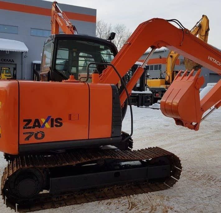 Аренда мини экскаватора Takeuchi TB 235 в Москве
