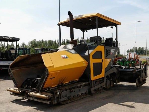 Аренда асфальтоукладчика Dynapac F121C в Москве