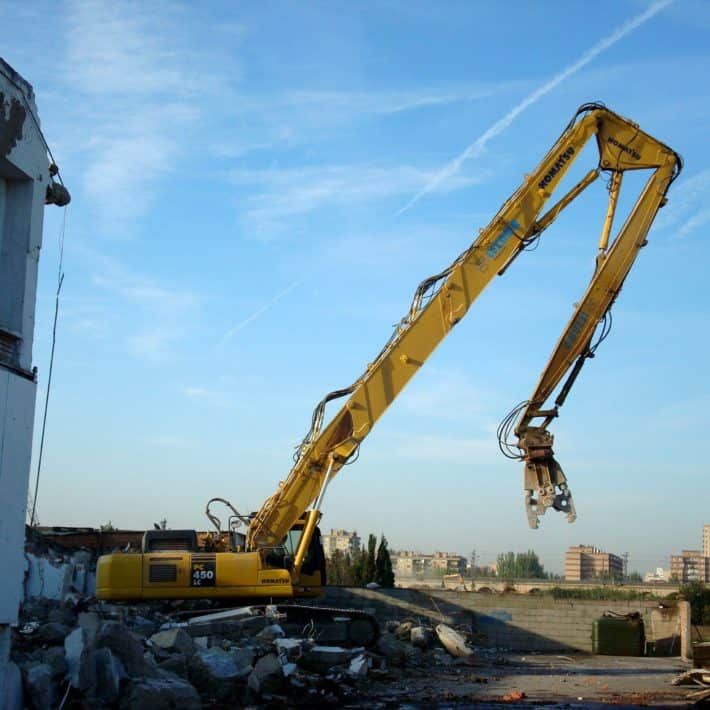 Аренда гусеничного экскаватора Komatsu 220 в Москве