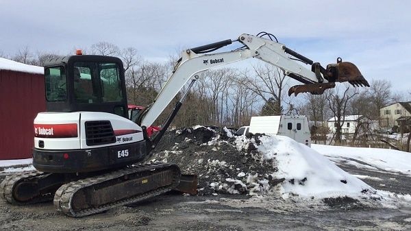 Аренда мини экскаватора Takeuchi TB 235 в Москве
