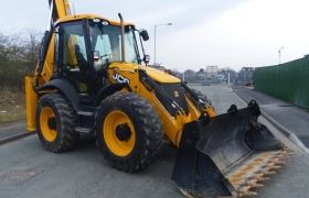 Аренда экскаватора-погрузчика в Москве и области