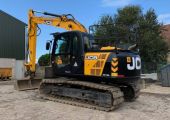 Аренда гусеничного экскаватора JCB JS 130 в Москве